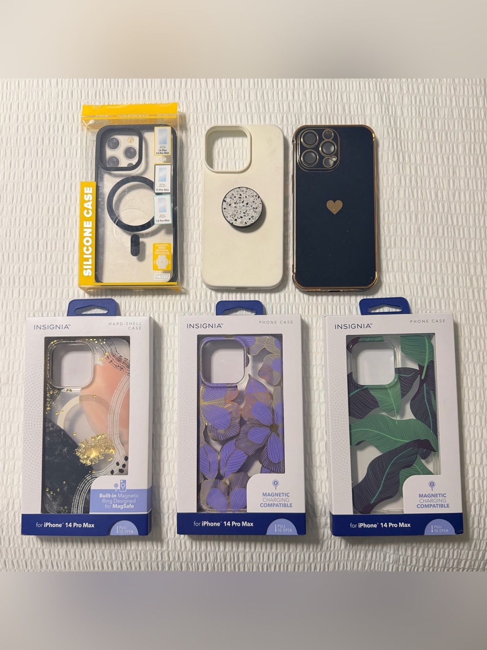iPhone 14 Pro Max phone cases (lot of 6)
Gently Used